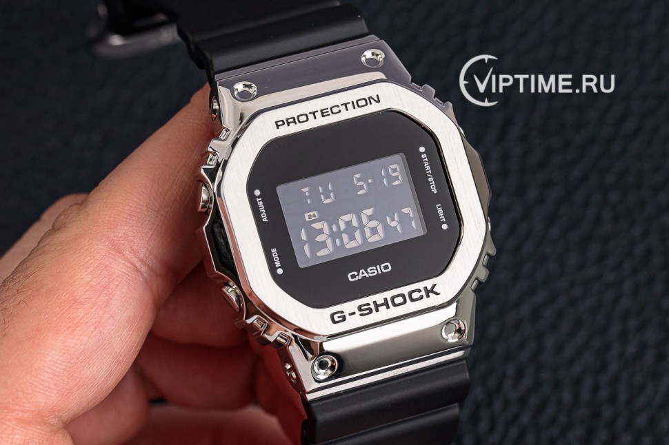 Часы Часы Casio GM-5600-1ER в Екатеринбурге в Екатеринбурге