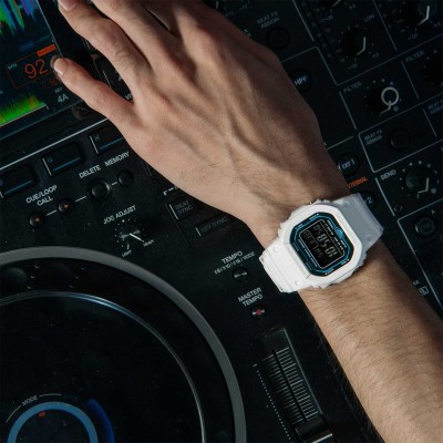 Casio DW-B5600SF-7